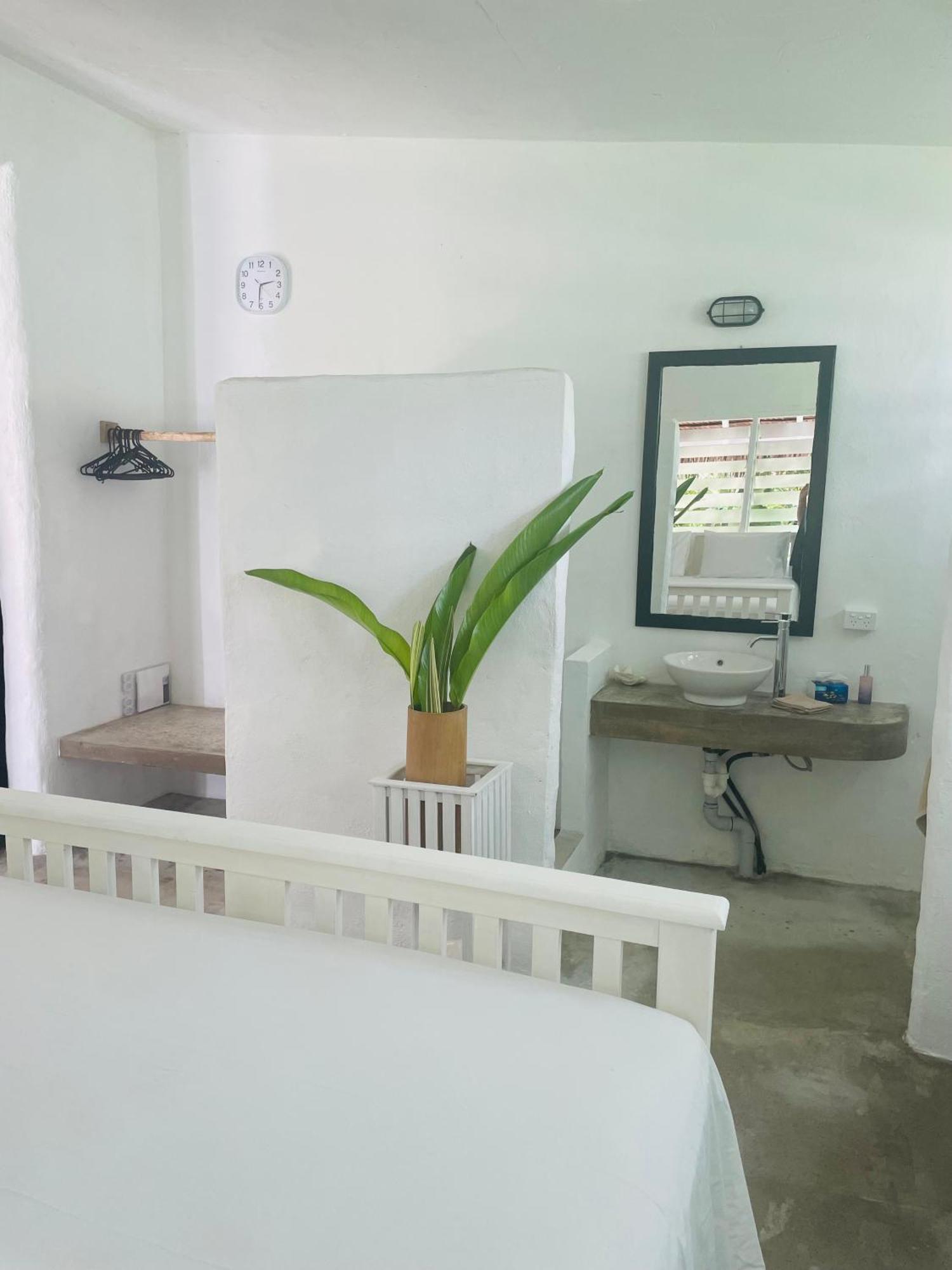 Banana Bay Beach Club Bed & Breakfast Eton Exterior foto