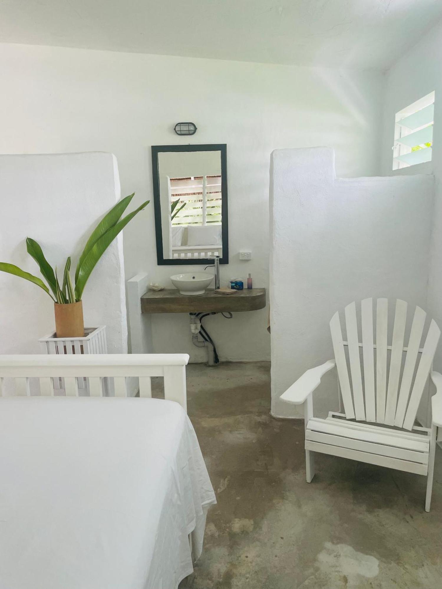 Banana Bay Beach Club Bed & Breakfast Eton Exterior foto